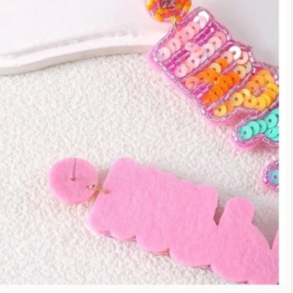 ❤️❤️ FREE Rainbow Happy Sequin Long Drop Hipster Chic Art Artsy Modern Earrings - Picture 3 of 5